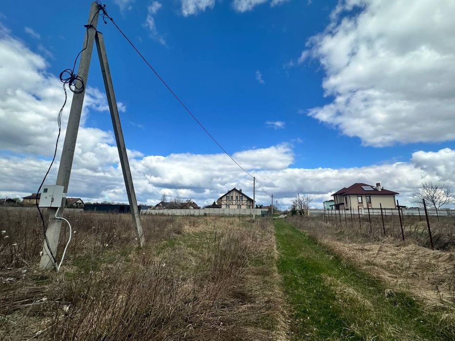 Продам будиночок та земельну ділянку в с.Петровське