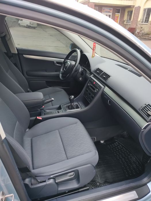 Audi A4b7 2.0 бензин