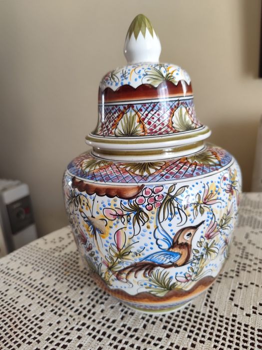 Pote decorativo em loiça