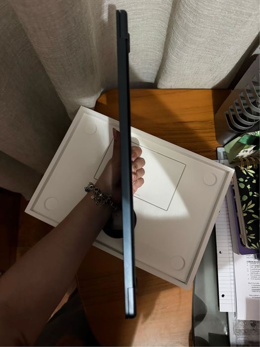 MacBook Air M2 13” – Excelente Estado – Caixa e Acessórios Originais