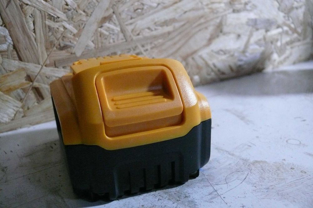 Rechargeable Battery431627647415767044