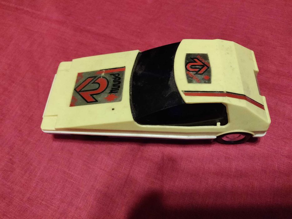 stary plastikowy samochodzik autko CCCP