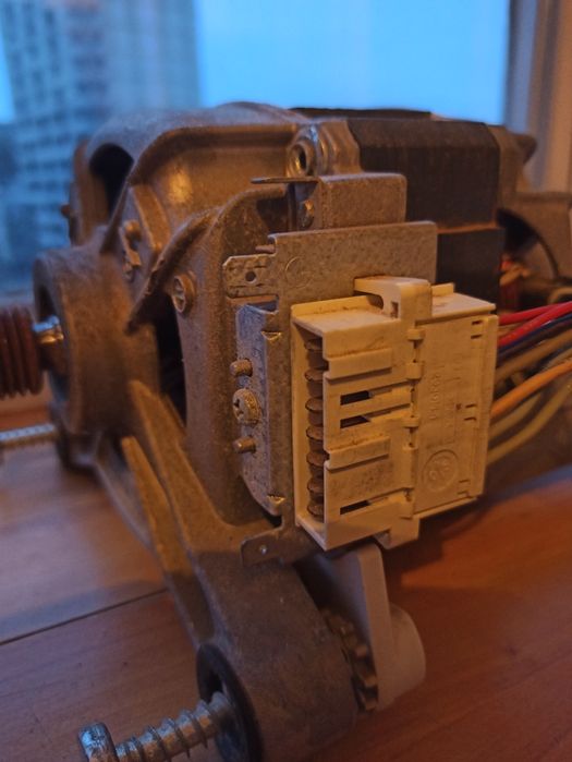 Продаем двигатель от стиральной маш.