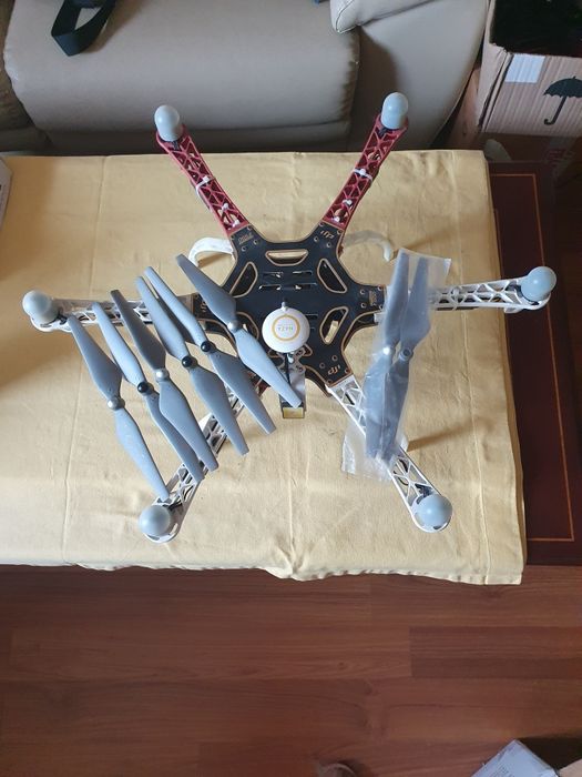 Drone DJI F550 (6 motores)
