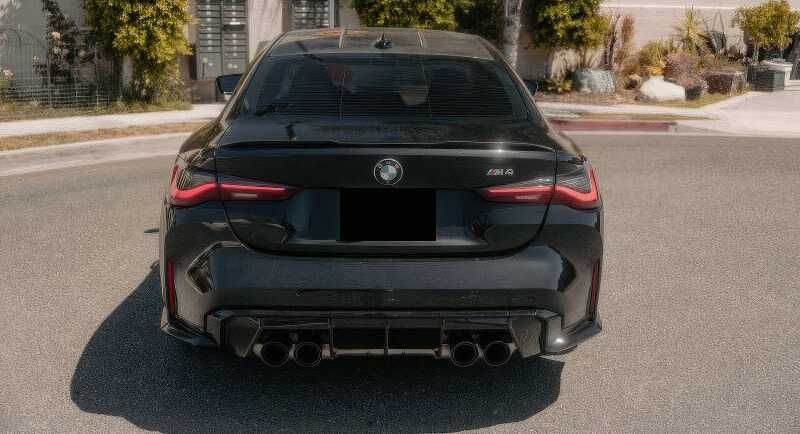 2021    BMW    M4