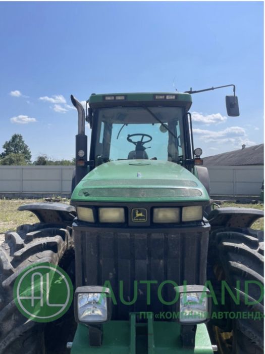 Трактор John Deere 8200