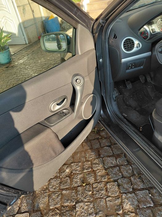 Renault Clio — fotografia 8