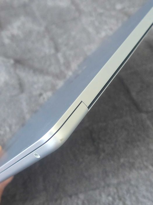 MacBook Air 13.6" M5 (A3449) Silver , заблокований ,icloud lock , донор