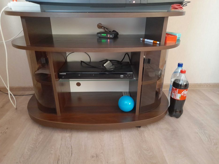 тумба під телевізор