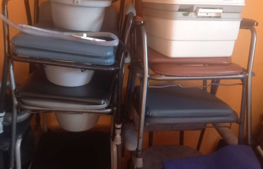 Krzesło toaleta dla niepełnosprawnych