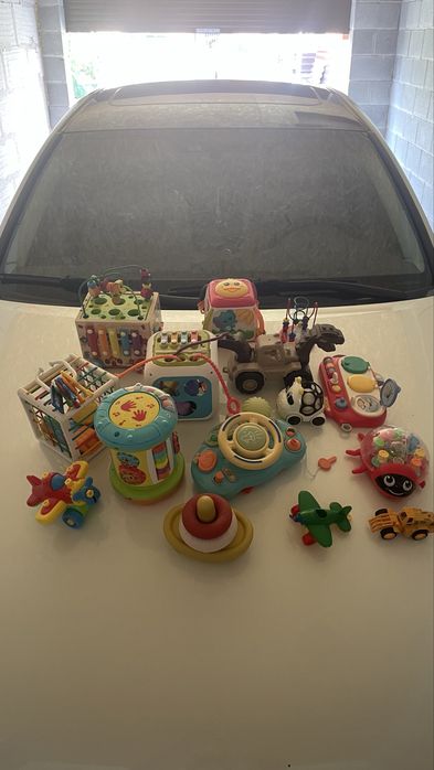 Дитячі іграшки Fisher Price, Chicco