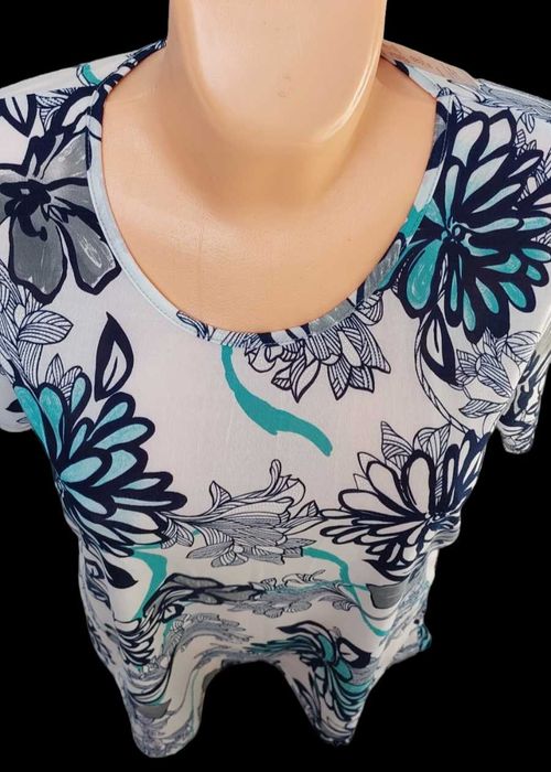 Biała bluzka w kwiaty, R. XL