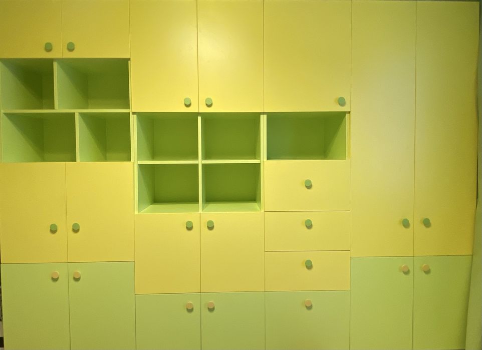 Зелено-жовта шафа