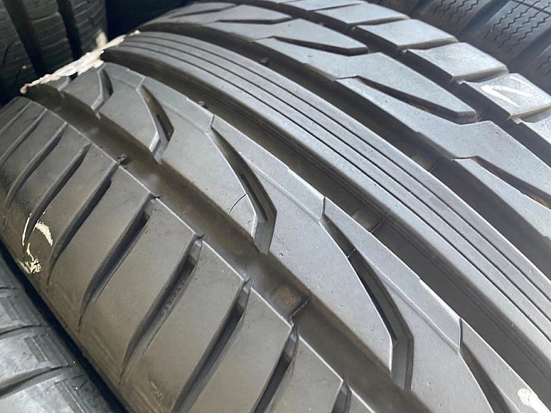 235/45/17 Semperit Speed-Life 2_7,5mm_2szt_(597)