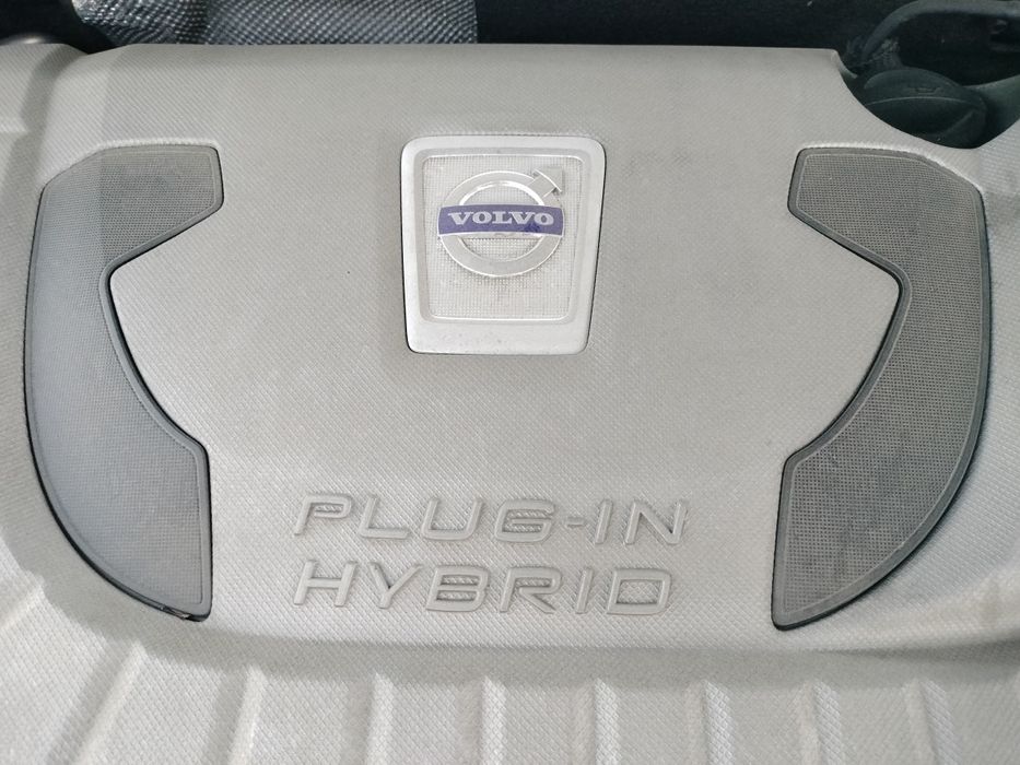 Volvo V60 D6 Plug-in Hybrid AWD (Diesel-Elétrico) – Full Extras