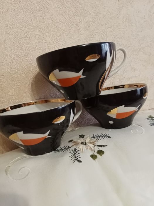 Чайник, сахарница,молочник, чашки, супница