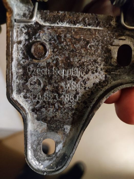 Замок капоту Октавія а7