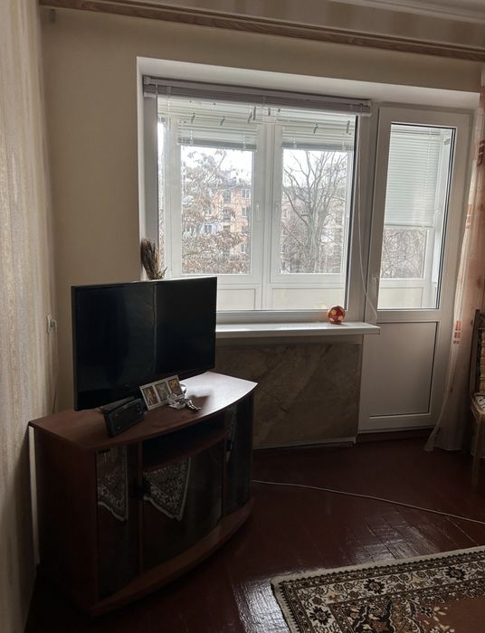 Продам 1 кімнатну квартиру на Черемхах