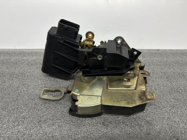 Fechadura / fecho porta frente direito BMW 3 (E36)