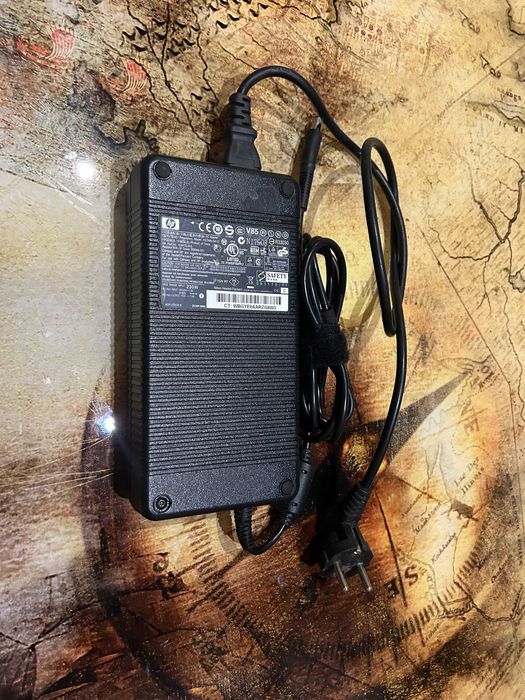 Зарядне для ноутів HP 230W HSTNN-DA12