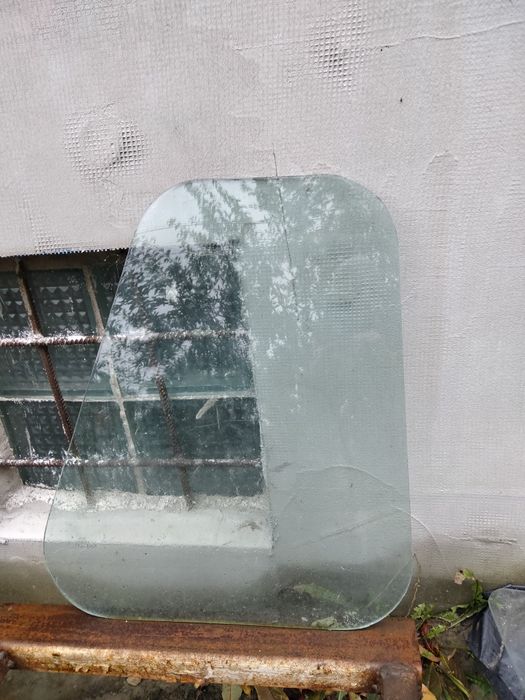 Продам скло до трактора