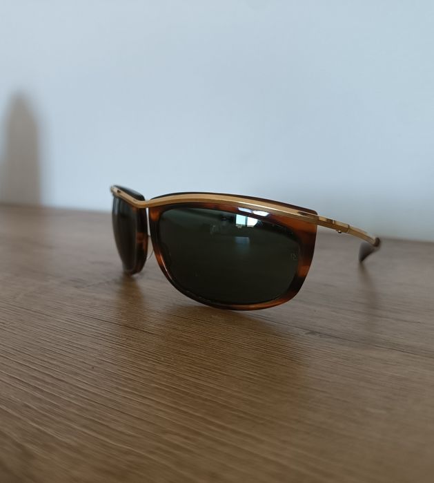 B&L RAY-BAN U.S.A. 43 24