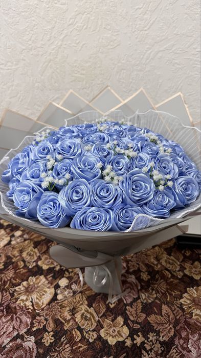 В НАЛИЧИИ Букет 51 роза из атласных лент