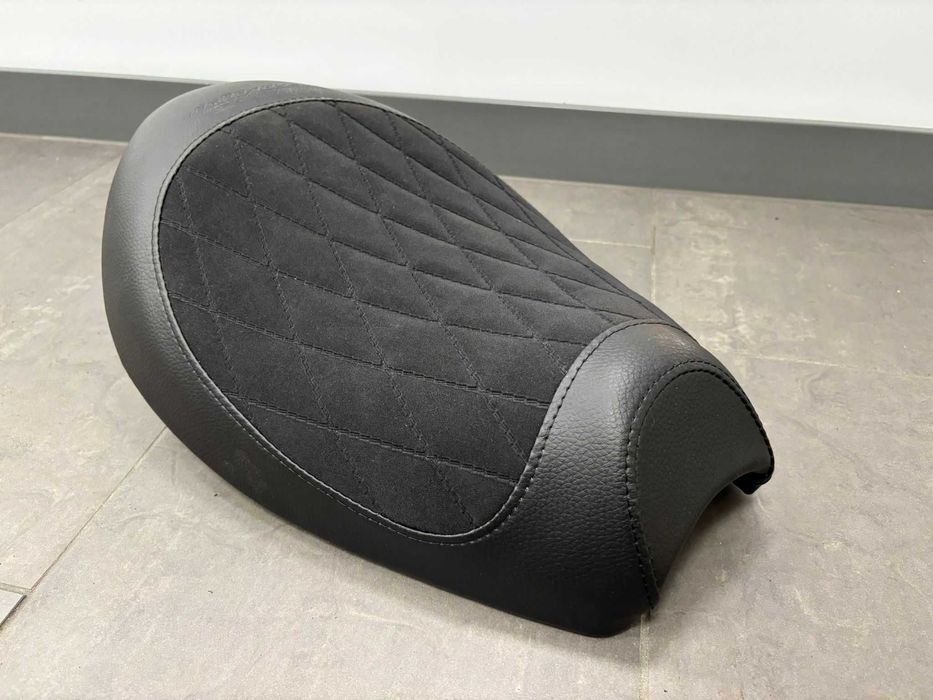 Siedzenie kierowcy Kanapa Hyosung GV 125 Aquila 18-24 [0127]