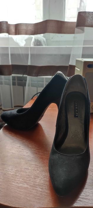 Жіночі туфлі витончені