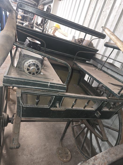 Charrete brake de 4 rodas de um ou dois cavalos c/varões - Bom Estado