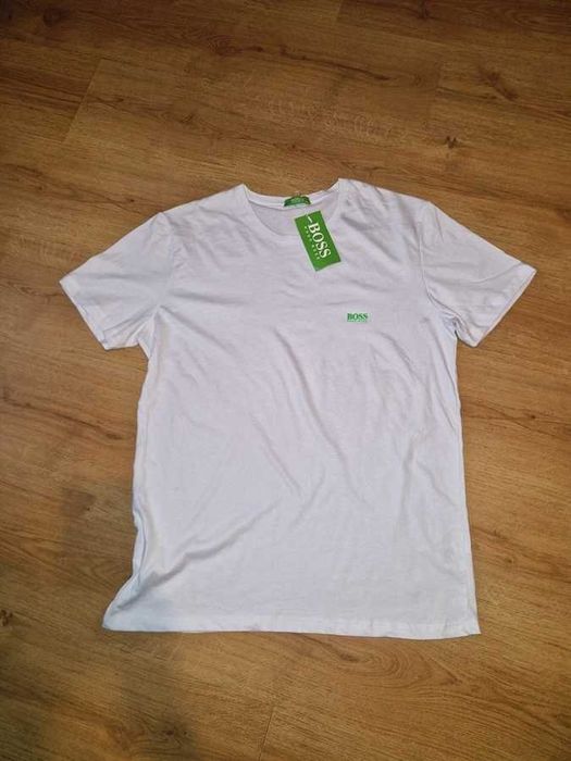 Biały bawełniany t-shirt z zielonym logo Hugo Boss xl/xxl