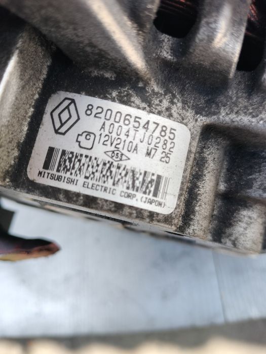 Генератор Renault Trafic Opel Vivaro 2.0 Dci 12V 210А 8200654785