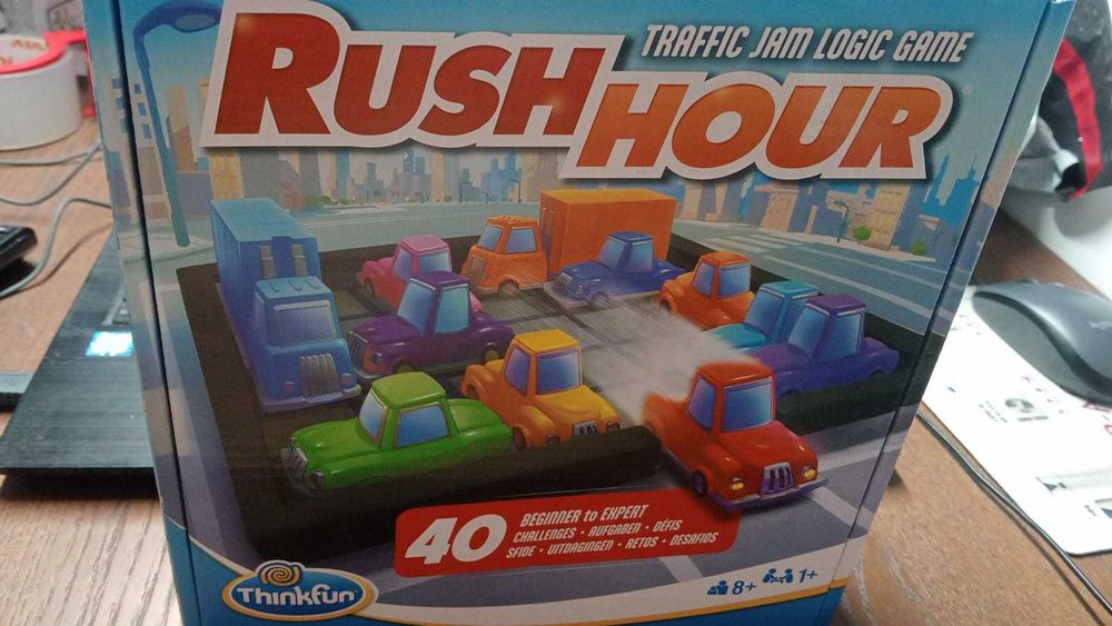 Jogo de Lógica Rush Hour ThinkFun – 40 Desafios (Cartas Seladas)