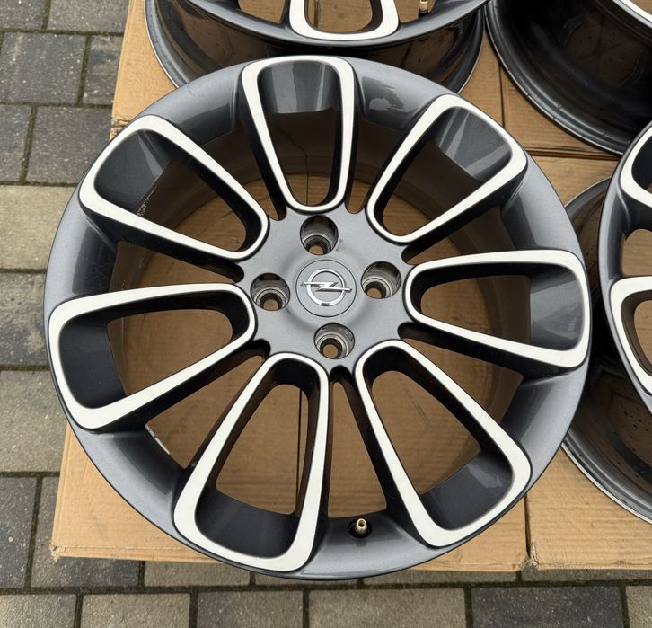 Oryginalne felgi Opel Adam Corsa Meriva 4x100 17" 7J ET44