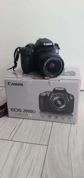 Aparat fotograficzny lustrzanka cyfrowa canon eos 2000d + obiektyw