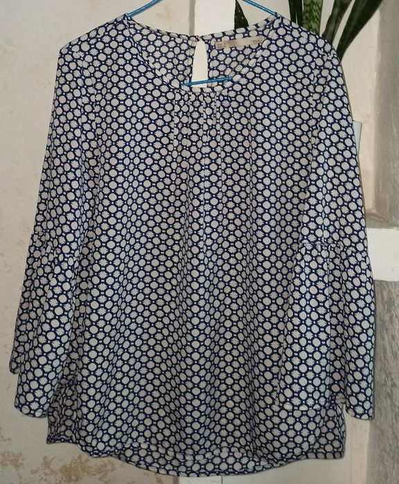 Женские футболки,женские блузки S,M.Плаття,чорне плаття,шифонові блузи