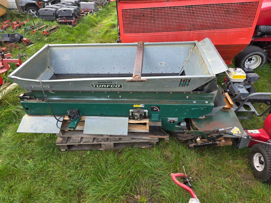 Propass Top dresser PIASKARKA Turfco Rozsiewacz TYCROP Rink Topdresser Dakota Piaskowanie sisis Toro