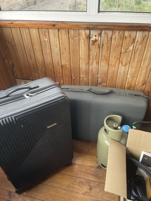 5 габаритних та малих валіз