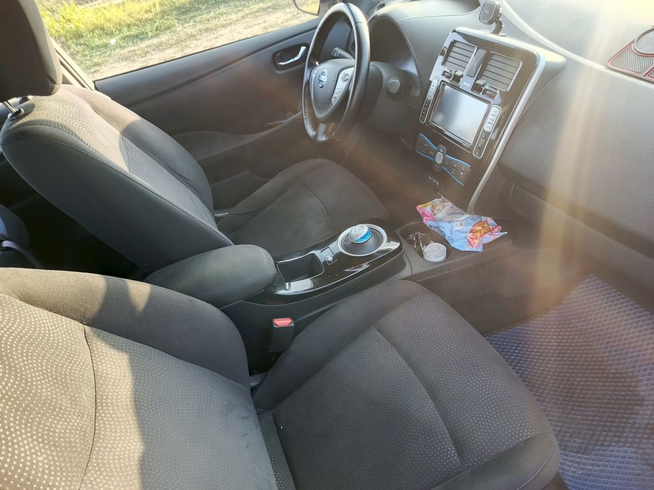 Продам nissan leaf 120 km