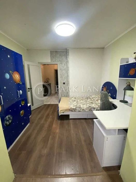 Продаж 3-кім. вул. Каштанова,8 Євроремонт  на 3 поверху