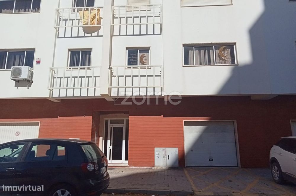 Apartamento T3 com Lareira, Parqueamento e Arrecadação – Santa Mar...