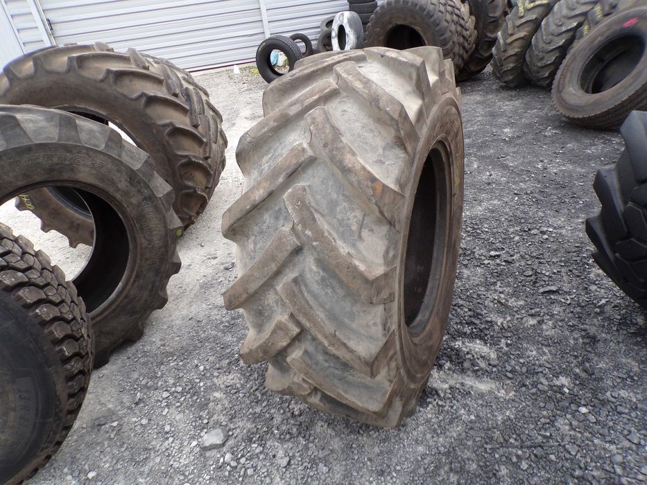 opona 440/80-24 17.0/80-24 DUNLOP T37 (1100 NETTO)