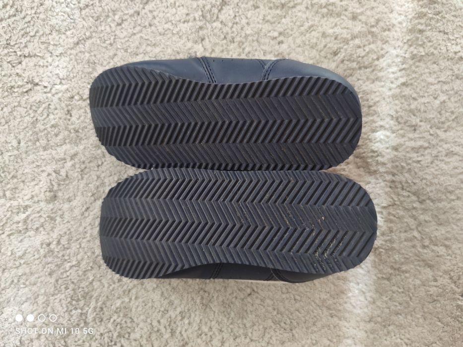 Buty sportowe Fila rozm. 27.5 stan bdb