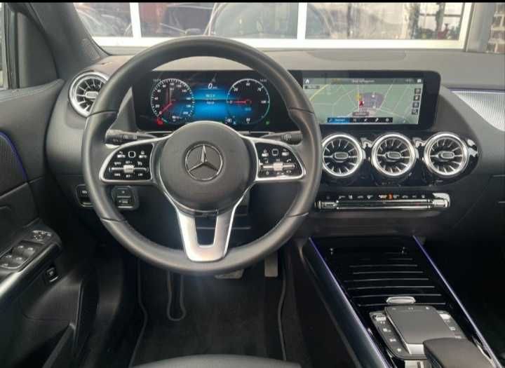 Mercedes EQA 2021