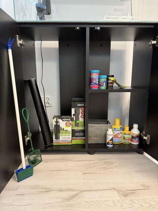 Akwarium 80x35x40 z szafką i wyposazeniem