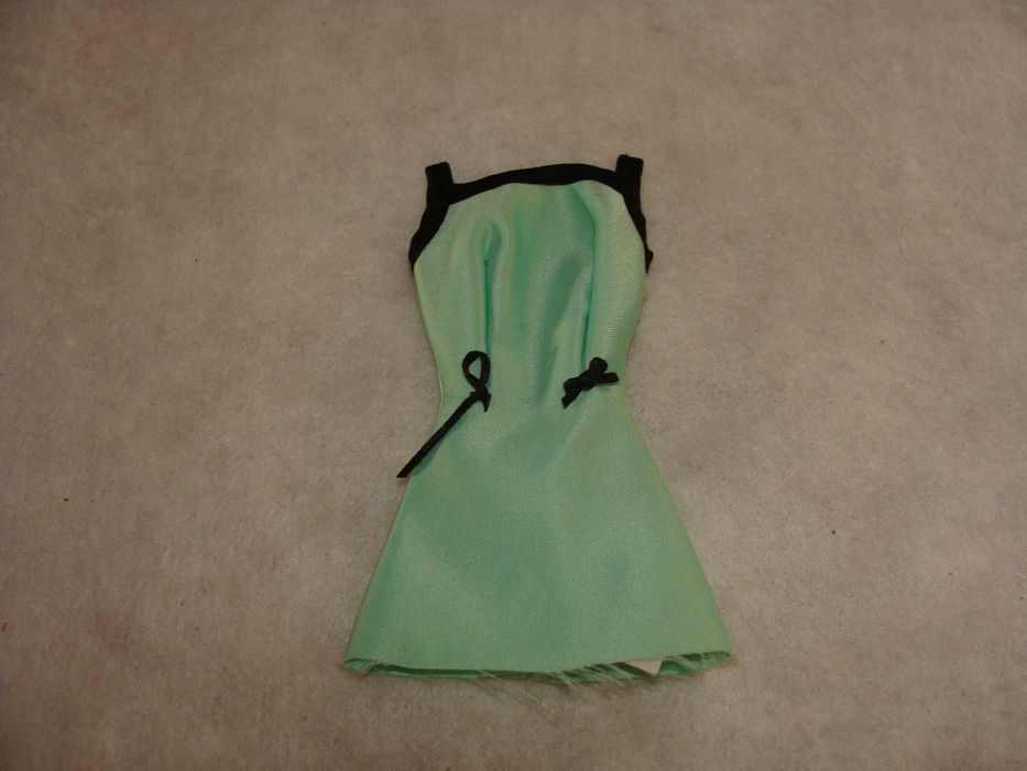 Vestido Barbie Charm Styles Fashion Avenue (Ref. 25702) de 2000