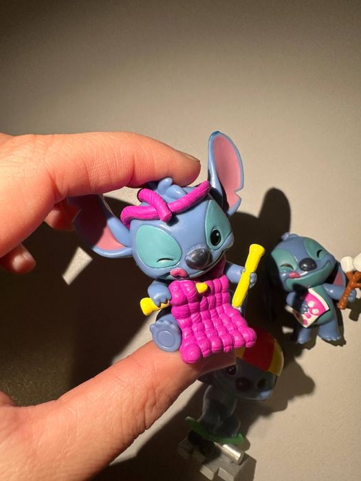 Фігурка-сюрприз у капсулі ананасу Stitch S5 - Стіч