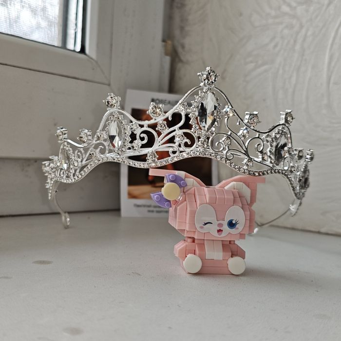 Діадема, корона, тіара, аксесуари для волосся