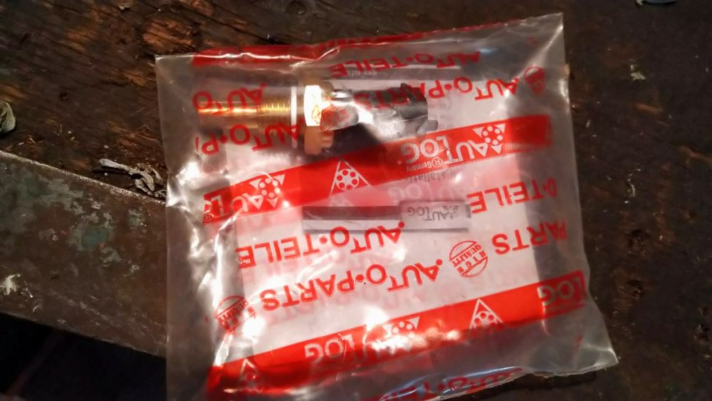 Датчик температуры охлаждающей жидкости