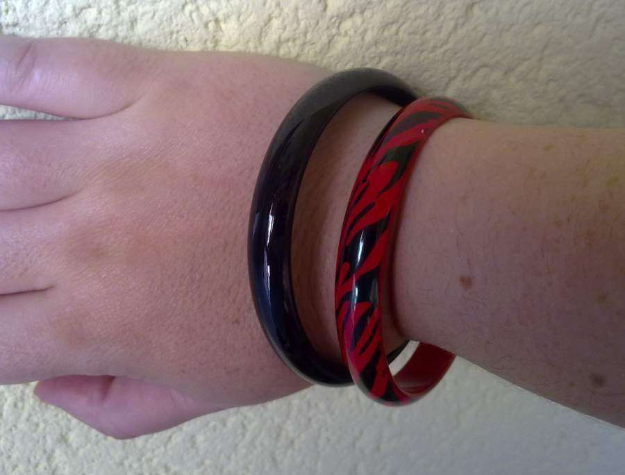Pulseiras Preta e Zebra Vermelha - NOVAS